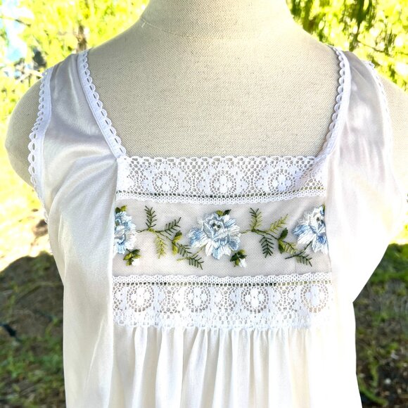 Vintage Negligee Lingerie Sheer White & Blue Embroidered Nightgown Set - Size M - Picture 3 of 12
